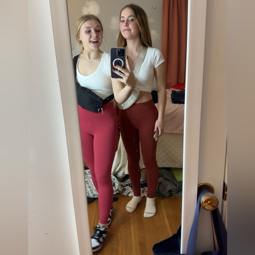 Meet your Posher, Kyla & Christina, two best friends! 🌞